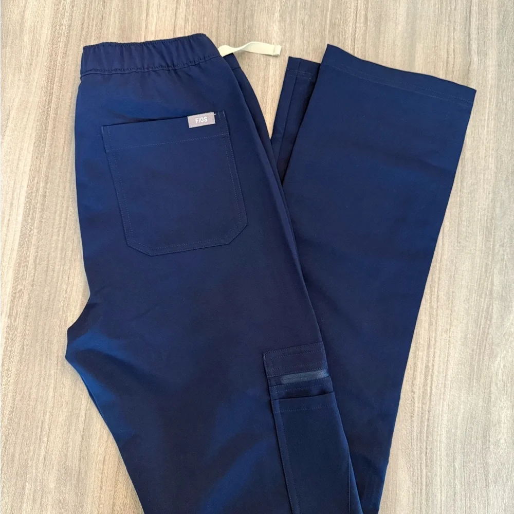 Figs men’s Navy and Black Scrub Pants